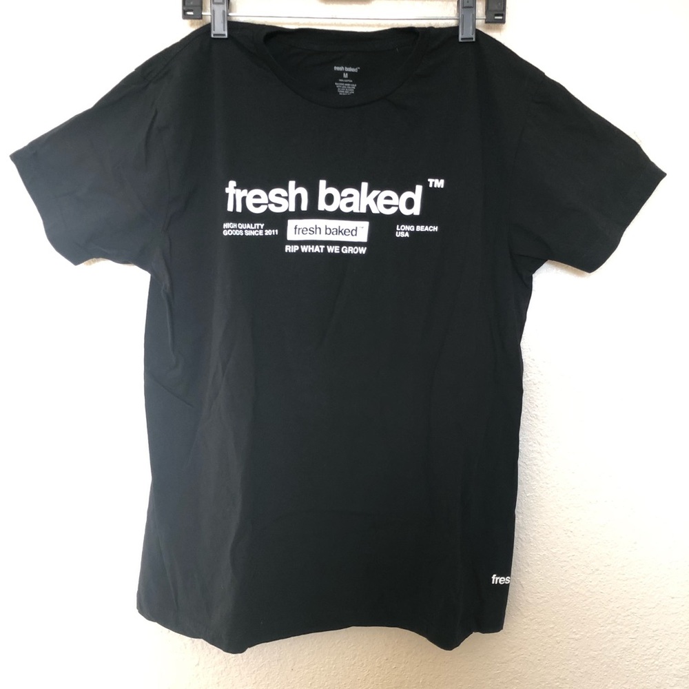 Fresh baked t-shirt mens MED size